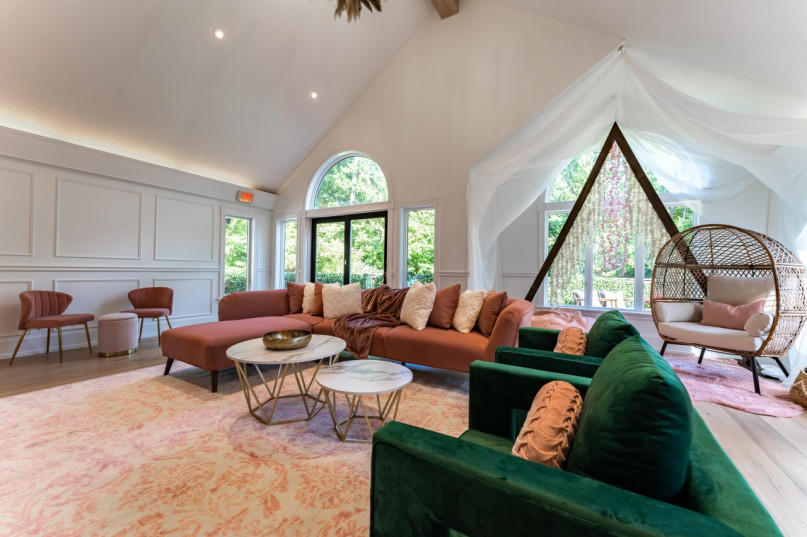 pluche74 foto film evenement locatie toronto stedelijk privé huis canada helder kleurrijk huis 20