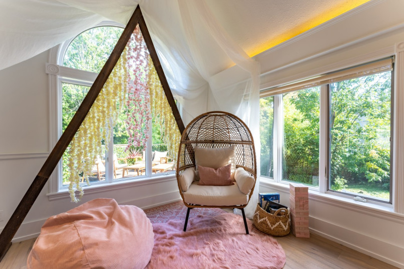 pluche74 foto film evenement locatie toronto stedelijk privé huis canada helder kleurrijk huis 21