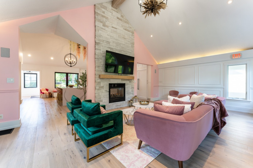 pluche74 foto film evenement locatie toronto stedelijk privé huis canada helder kleurrijk huis 22