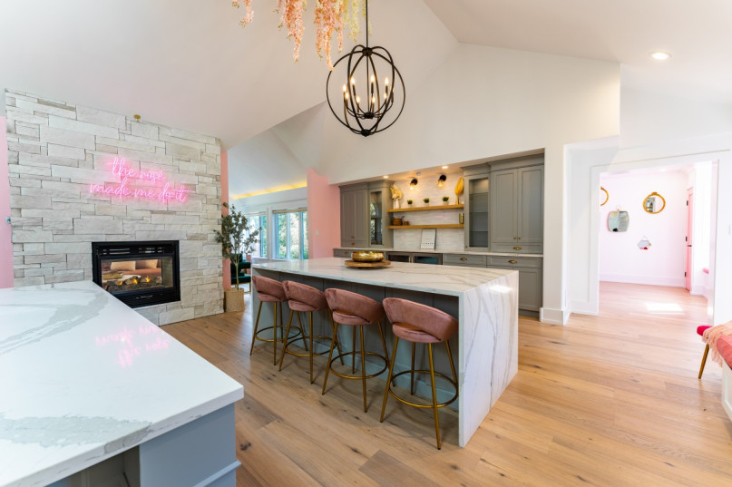 pluche74 foto film evenement locatie toronto stedelijk privé huis canada helder kleurrijk huis 27