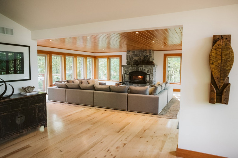 plush74 photo film location toronto lake house canada rustic forest private home 28