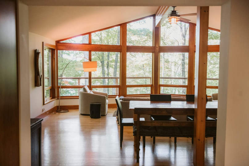 plush74 photo film location toronto lake house canada rustic forest private home 31