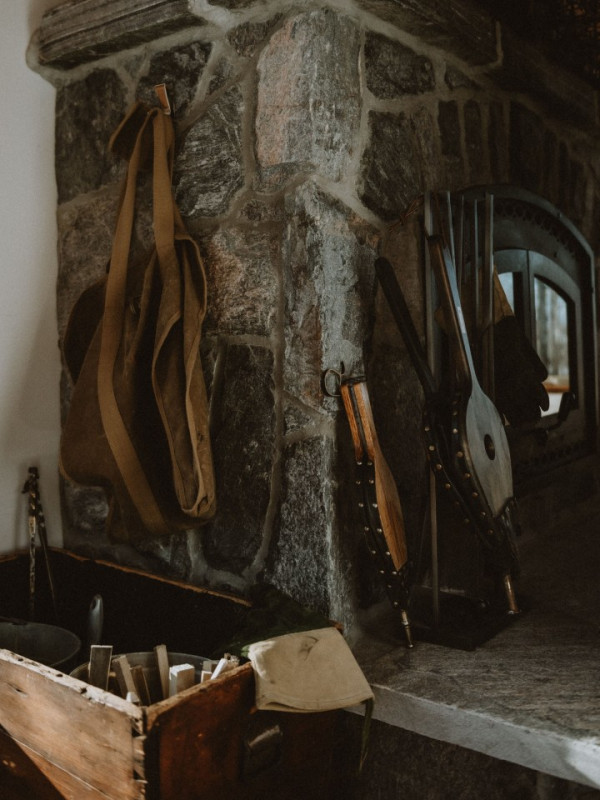 plush74 photo film location toronto lake house canada rustic forest private home 8