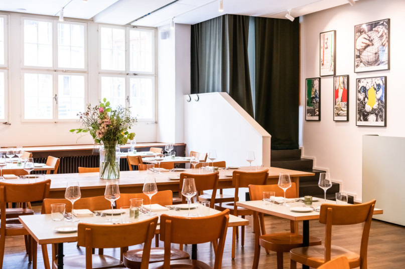 plush74 secret garden and bistro 16