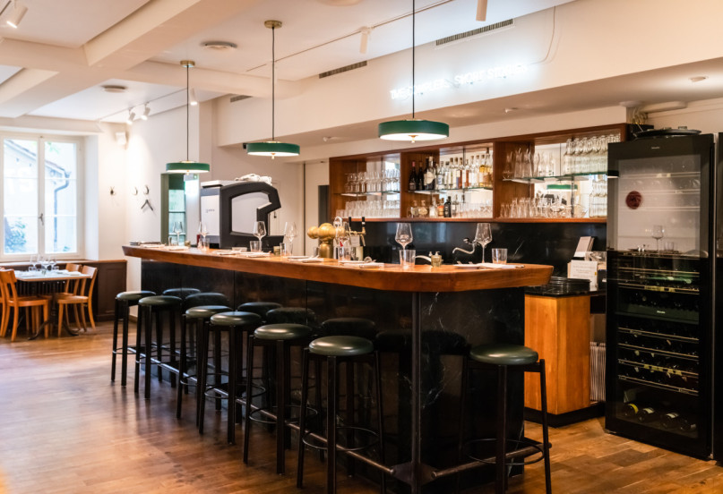 plush74 secret garden and bistro 2