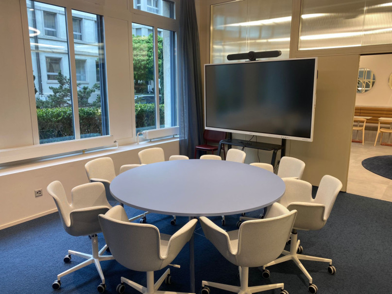 plush74 soft colour meeting room 1 (1)