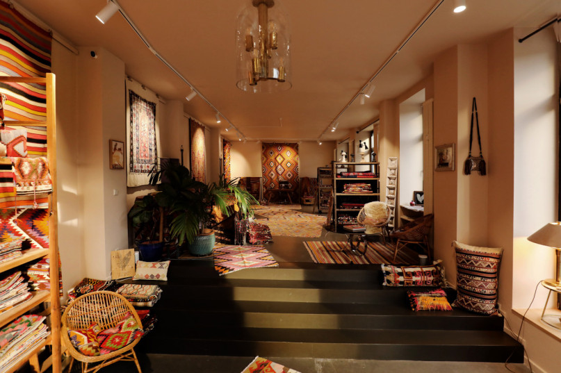 plush74 spacious pop up showroom in berlin 2