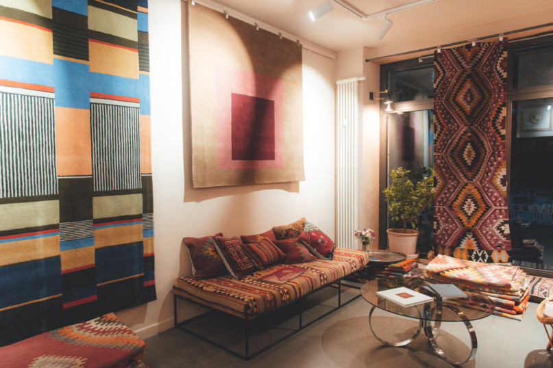 plush74 spacious pop up showroom in berlin 5