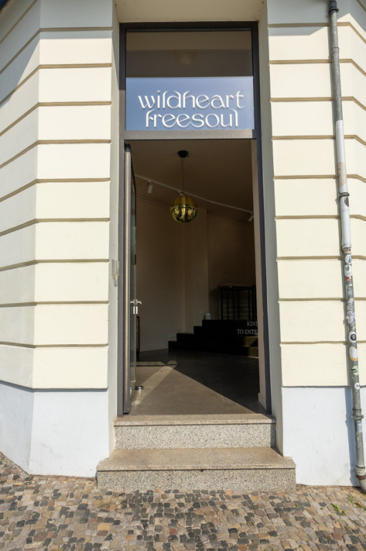 plush74 spacious pop up showroom in berlin 7 (1)