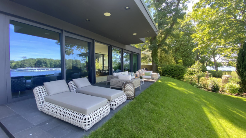 plush74 the sunlit lake house 40