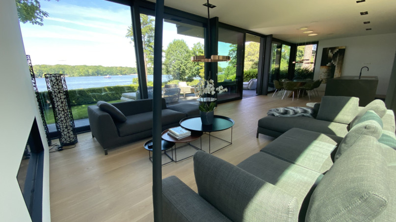 plush74 the sunlit lake house 44