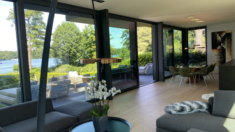 plush74 the sunlit lake house 45