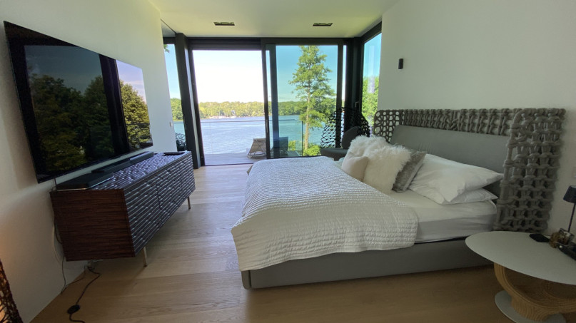 plush74 the sunlit lake house 82