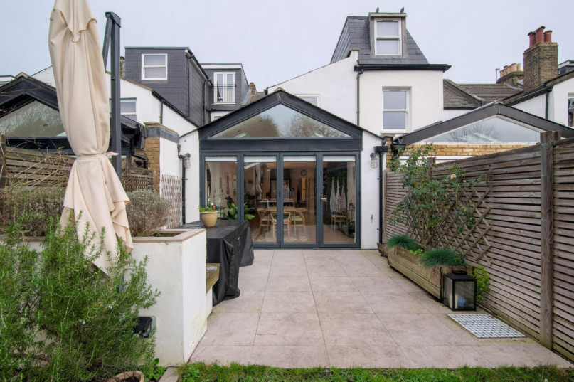 plush74 toothing townhouse 24