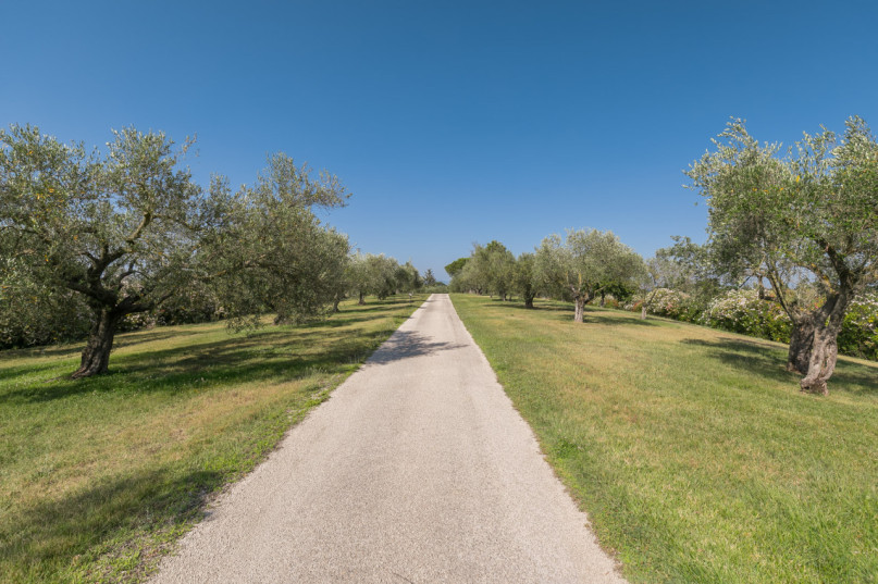 pluche74 toskana lake villa 34