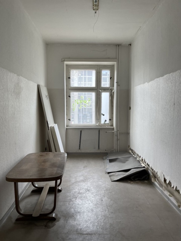 plush74 ongerenoveerd leeg 18