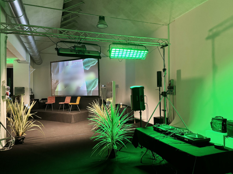 plush74 vibrant milan loft 16(1)