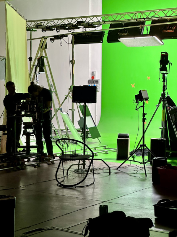 plush74 vibrant milan loft 20