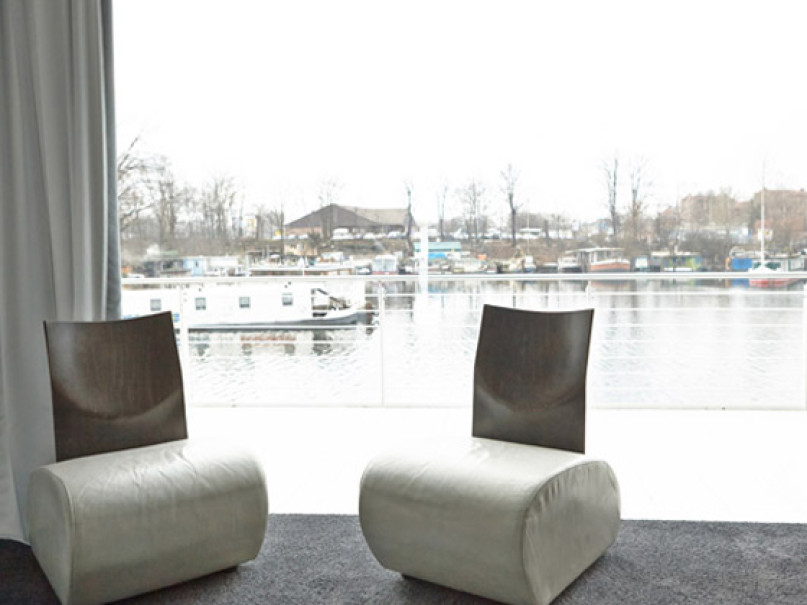 plush74 water front studios 18