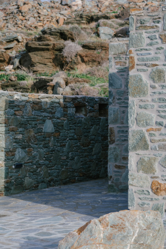 plush74 white cubes on the aegean 39(1)