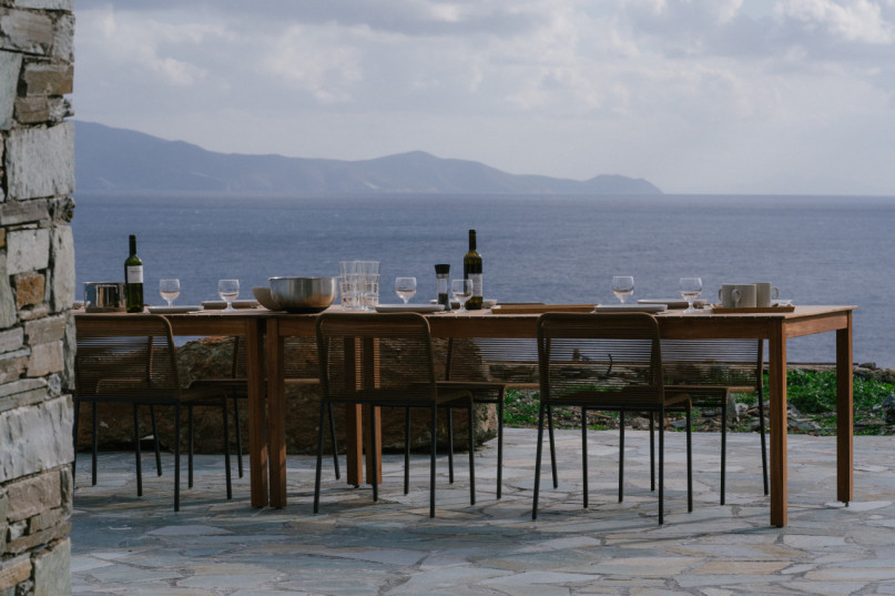 plush74 white cubes on the aegean 40(1)