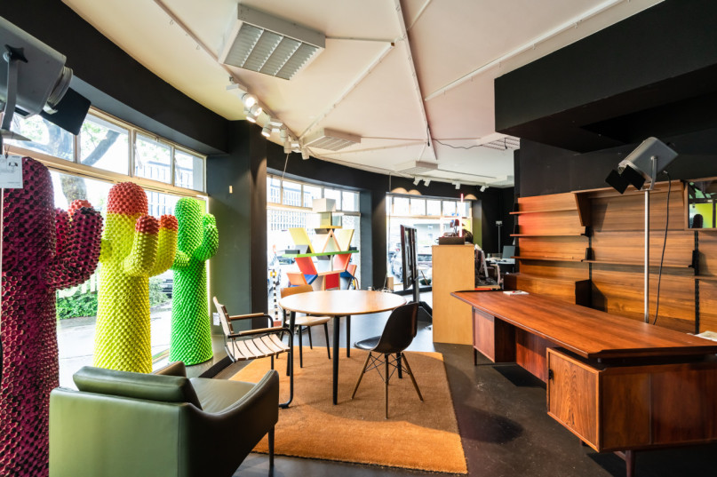 plush74 window showroom 1