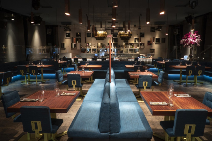 restaurant location berlin plush7410