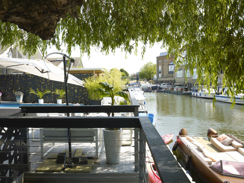 thamesditton silverstein plush74 locations uk24