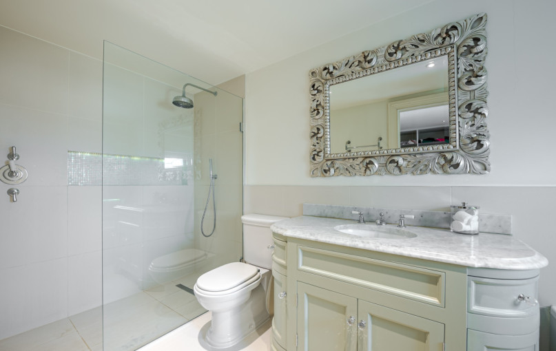 west house master ensuite alt