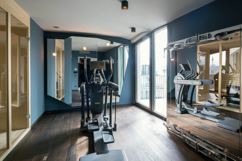 18 sapphire penthouse gym fitness kinesiswand sauna mitte penthouse