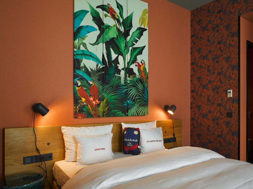 25h trip stephanlemke rooms l tropics altbau medium 4