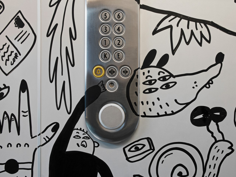 25h trip stephanlemke stairs medium 4