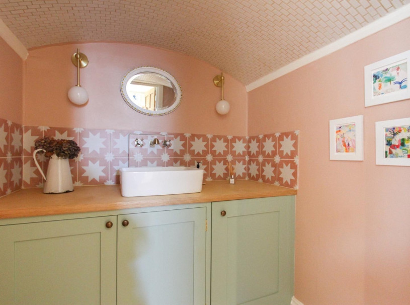 7ac1f643 a7d0 4302 b69f f980c4f0e969