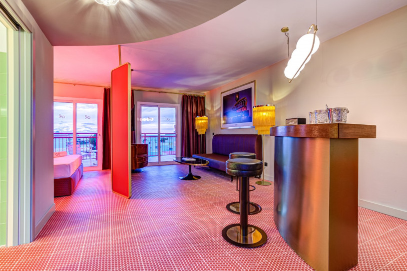 ajp7776and8more2019 12 outdoor chalet sun016