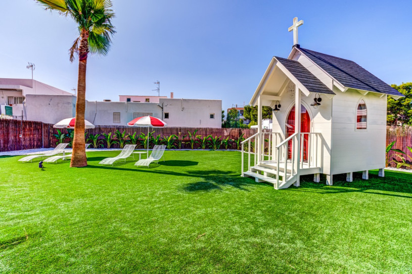 ajp9513and8more2019 12 outdoor chalet sun079