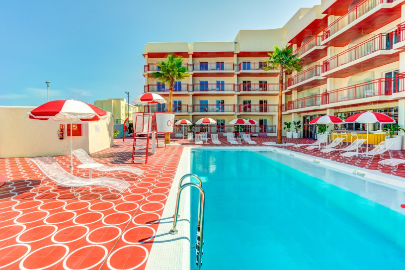 ajp9585and8more2019 12 outdoor chalet sun084