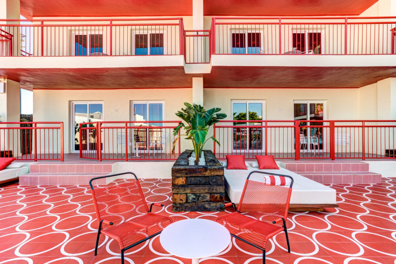 ajp9864and8more2019 12 outdoor chalet sun109