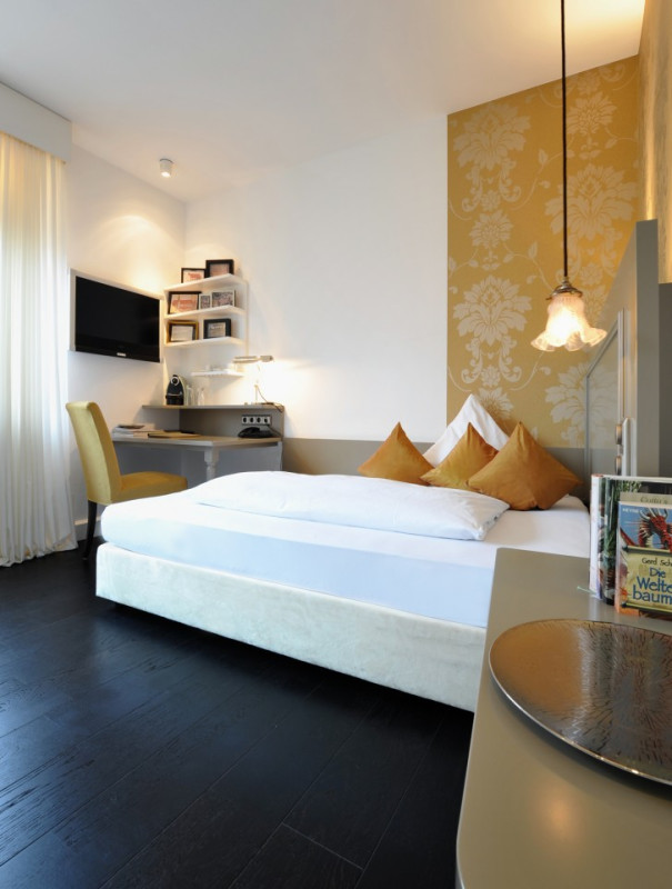 bayern villa boutique hotel home office plush74 10