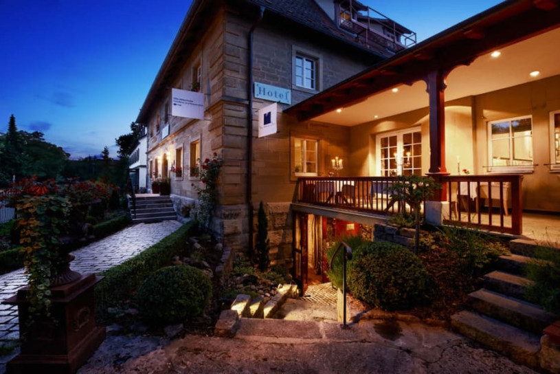 bayern villa boutique hotel home office plush74