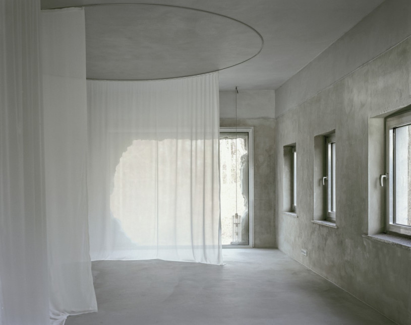 berlin location concrete brutalismus villa house plush74 5