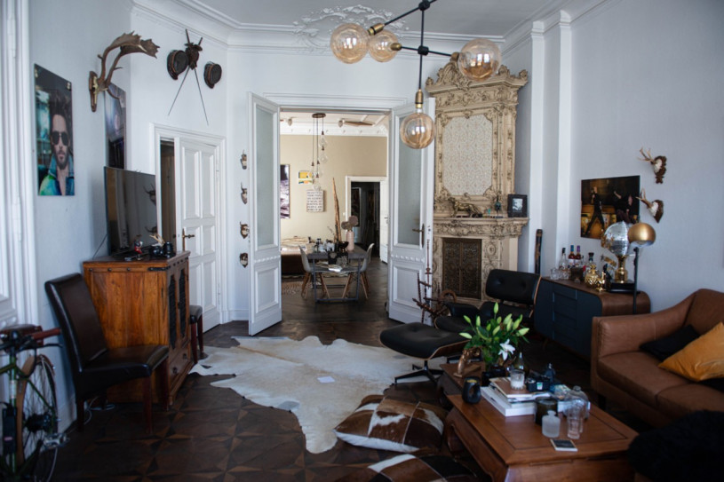 berlinlocationplush745jpeg3