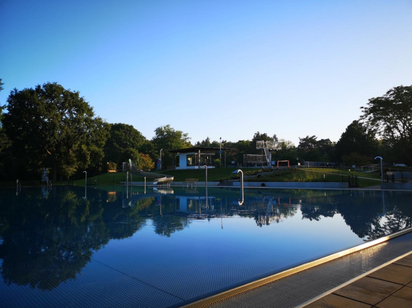 berlinlocationplush745jpeg6 (1)