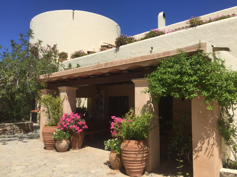 can talaias productions locaitons plush744