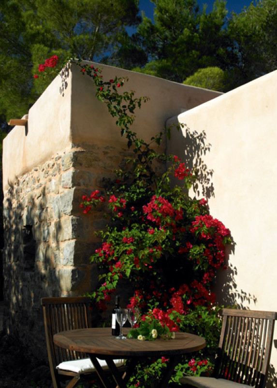 can talaias productions locaitons plush748