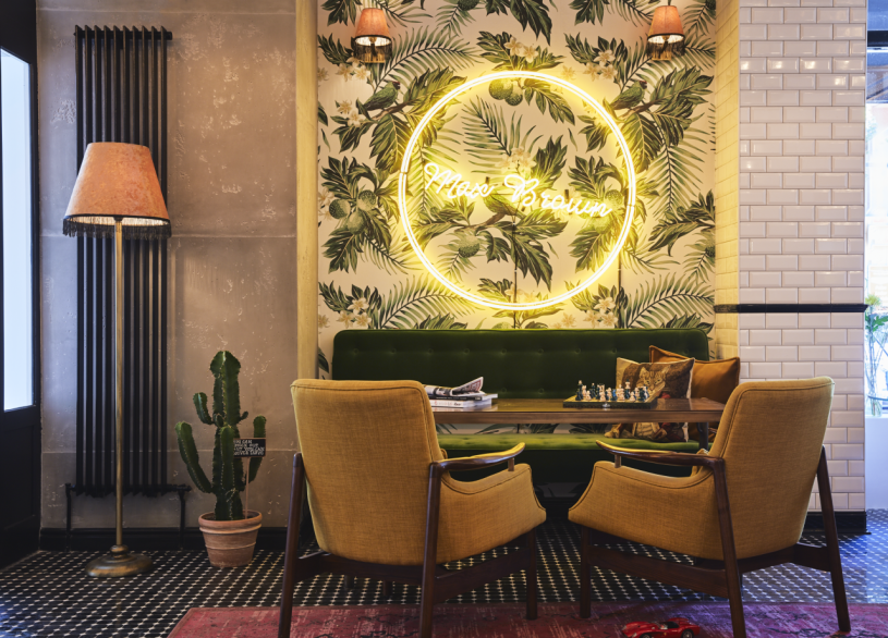 spazio sociale max brown kudamm