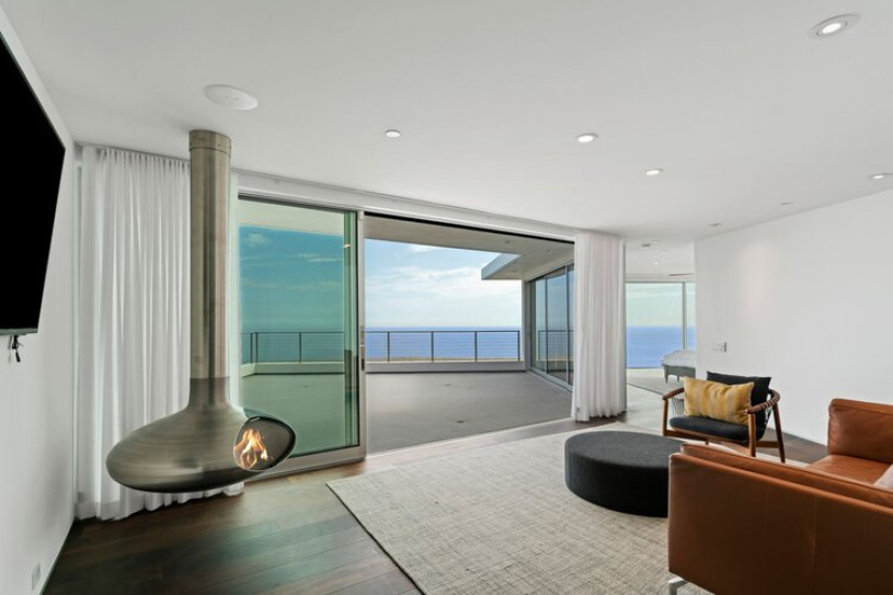 plus74 oceanview vila usa west losangeles location11