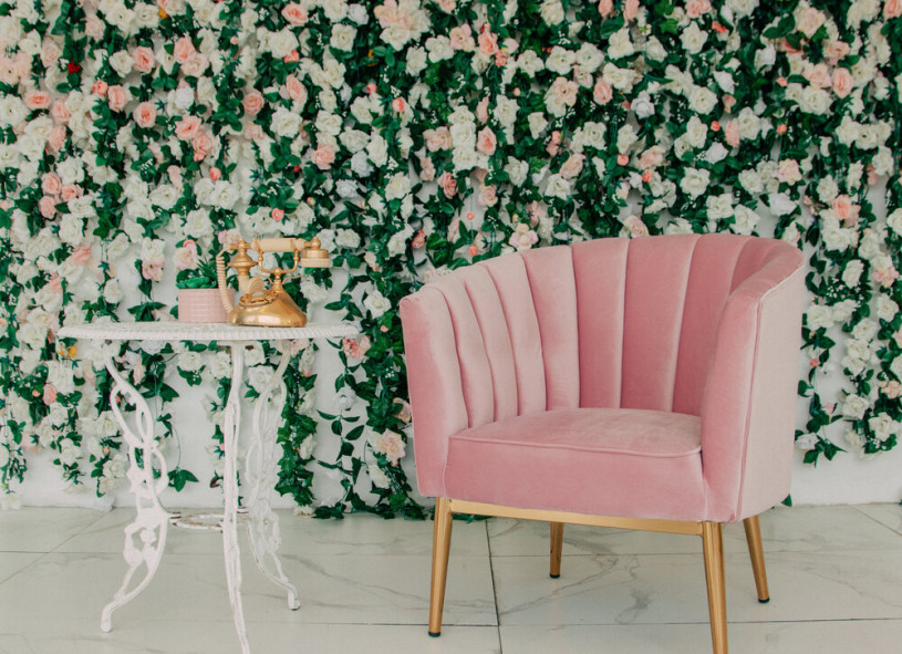 plus74 rose petal heaven loft la location4