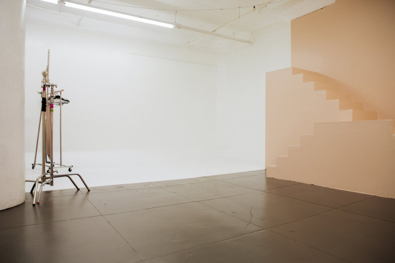 plus74 rose petal nude studio la location11