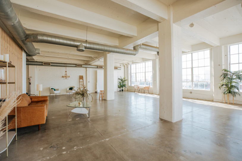 plus74 rose petal skyline loft la location10