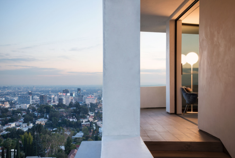 plus74 weiß vila usa la hollywood location45